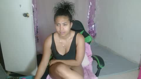 Snapshot of victoria_miler chatting on December 14, 2025, 2:33 pm VICKY online show from December 14, 2025, 2:33 pm