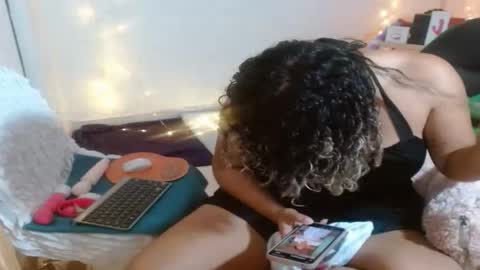 Snapshot of victoria_miler chatting on December 18, 2025, 12:06 am VICKY online show from December 18, 2025, 12:06 am