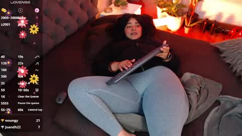 Snapshot of victoria_monteroo chatting on May 1, 2026, 12:04 am Call me Vic online show from May 1, 2026, 12:04 am