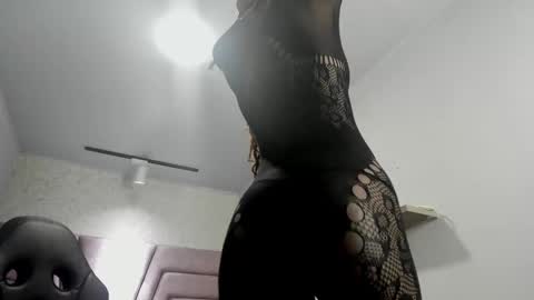 Vicky  online show from November 8, 2025, 7:01 pm