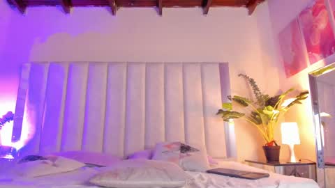 Snapshot of victoria_rash chatting on December 12, 2024, 5:48 pm VICTORIA online show from December 12, 2024, 5:48 pm