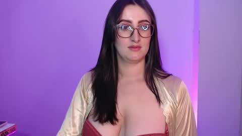 Victoria online show from December 3, 2024, 8:06 pm