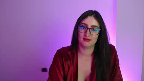 Victoria online show from February 3, 2025, 7:42 pm