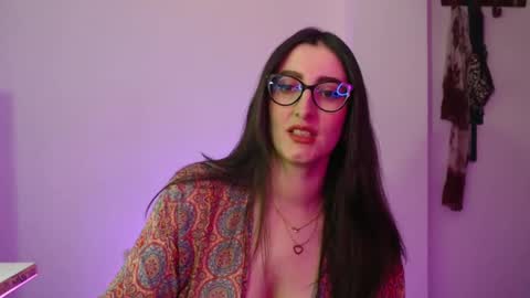 Victoria online show from October 11, 2025, 8:51 pm