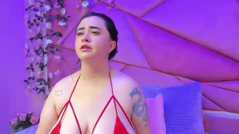 Snapshot of victoria_rossy_ chatting on October 27, 2025, 8:13 pm Victoria online show from October 27, 2025, 8:13 pm