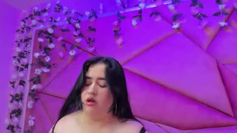 Snapshot of victoria_rossy_ chatting on November 3, 2025, 7:37 pm Victoria online show from November 3, 2025, 7:37 pm