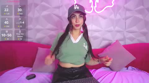 Snapshot of victoria_stormm chatting on January 10, 2026, 7:04 pm Victoria online show from January 10, 2026, 7:04 pm