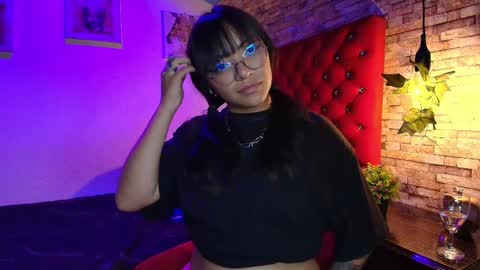 victoria online show from November 19, 2025, 8:42 pm