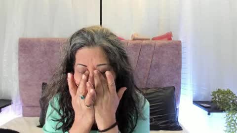 victoriaa_anderson_ online show from April 9, 2026, 2:44 pm