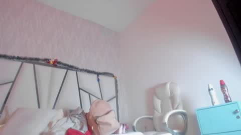 Victoria Sofia online show from November 24, 2025, 7:13 pm