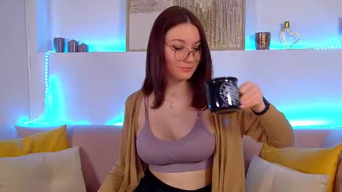 Snapshot of victoriaardern chatting on March 4, 2025, 6:37 am Victoria online show from March 4, 2025, 6:37 am