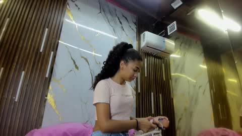 Snapshot of victoriaduarte chatting on October 2, 2025, 7:54 pm Victoria online show from October 2, 2025, 7:54 pm