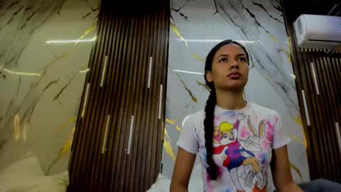 Snapshot of victoriaduarte chatting on October 20, 2025, 7:47 pm Victoria online show from October 20, 2025, 7:47 pm