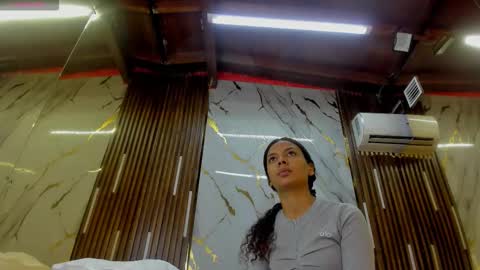 Snapshot of victoriaduarte chatting on November 30, 2025, 5:50 pm Victoria online show from November 30, 2025, 5:50 pm