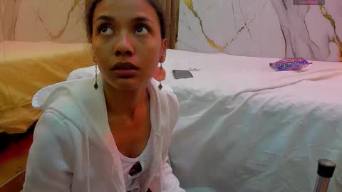 Snapshot of victoriaduarte chatting on December 15, 2025, 8:57 pm Victoria online show from December 15, 2025, 8:57 pm