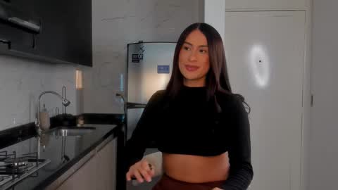 Vcitoria online show from December 17, 2025, 12:05 am