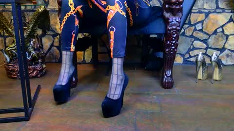 Snapshot of victoriaheller chatting on January 8, 2026, 5:43 am Victoria Heller online show from January 8, 2026, 5:43 am