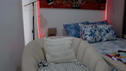 victoriahispanic online show from March 3, 2025, 7:06 pm