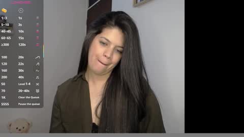 victorialg online show from November 6, 2025, 7:48 pm