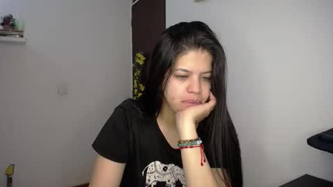 victorialg online show from November 11, 2025, 8:14 am