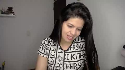 victorialg online show from November 13, 2025, 8:19 pm