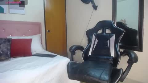 victoriamil1 online show from February 3, 2025, 8:24 pm