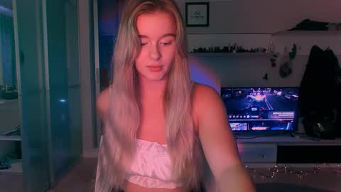 Snapshot of victoriande chatting on September 20, 2025, 11:11 am Eva and Victor online show from September 20, 2025, 11:11 am