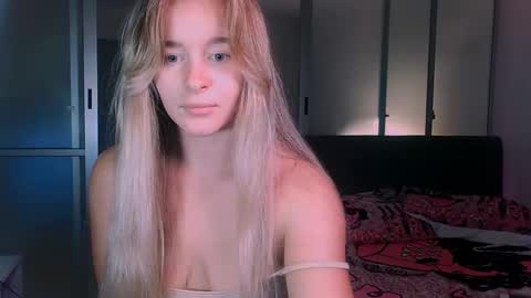 Snapshot of victoriande chatting on October 17, 2025, 1:14 pm Eva and Victor online show from October 17, 2025, 1:14 pm