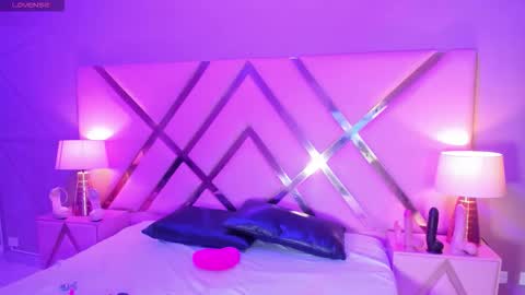 Snapshot of victoriapowell chatting on September 24, 2025, 11:35 am Victoria online show from September 24, 2025, 11:35 am