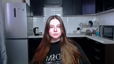 Snapshot of victoriassecrets_ chatting on December 3, 2024, 6:04 am victoriassecrets_ online show from December 3, 2024, 6:04 am