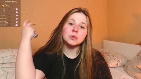 Snapshot of victoriassecrets_ chatting on February 26, 2025, 12:25 pm victoriassecrets_ online show from February 26, 2025, 12:25 pm