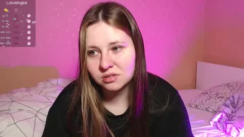 Snapshot of victoriassecrets_ chatting on March 4, 2025, 1:28 pm victoriassecrets_ online show from March 4, 2025, 1:28 pm