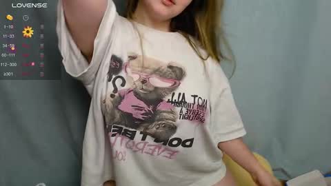 Snapshot of victoriassecrets_ chatting on October 29, 2025, 5:04 pm victoriassecrets_ online show from October 29, 2025, 5:04 pm