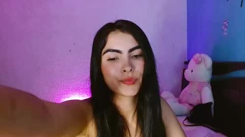Snapshot of victoriia_henao_ chatting on March 5, 2026, 5:14 am victoriia_henao_ online show from March 5, 2026, 5:14 am