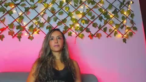 Snapshot of victoriia_rose_ chatting on November 29, 2025, 3:31 am victoriia_rose_ online show from November 29, 2025, 3:31 am