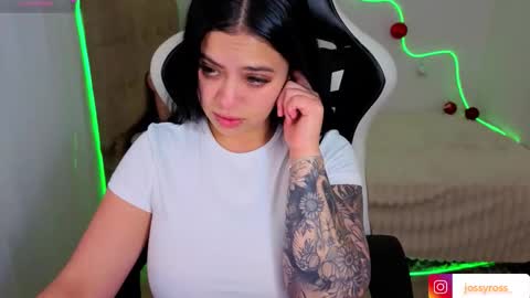 V  I C  T O R I A  online show from November 25, 2025, 7:14 pm