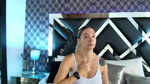 Snapshot of victtoria_lee chatting on February 17, 2025, 11:09 pm victtoria lee online show from February 17, 2025, 11:09 pm