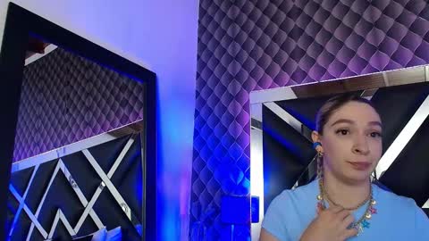 Snapshot of victtoria_lee chatting on November 21, 2025, 7:23 pm victtoria lee online show from November 21, 2025, 7:23 pm