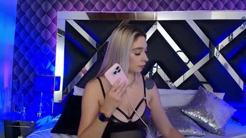 Snapshot of victtoria_lee chatting on November 22, 2025, 9:47 pm victtoria lee online show from November 22, 2025, 9:47 pm