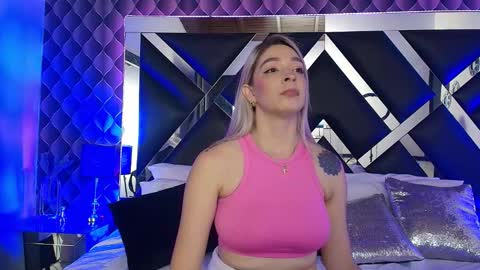 Snapshot of victtoria_lee chatting on December 3, 2025, 10:08 pm victtoria lee online show from December 3, 2025, 10:08 pm