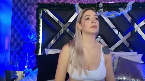 Snapshot of victtoria_lee chatting on December 4, 2025, 7:55 pm victtoria lee online show from December 4, 2025, 7:55 pm