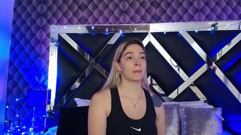 Snapshot of victtoria_lee chatting on January 17, 2026, 8:12 pm victtoria lee online show from January 17, 2026, 8:12 pm