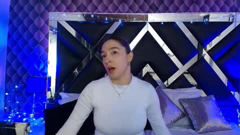 Snapshot of victtoria_lee chatting on February 2, 2026, 7:01 pm victtoria lee online show from February 2, 2026, 7:01 pm