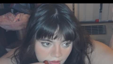 viennavisabelle online show from March 22, 2026, 3:21 am