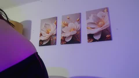 VIOLET  online show from February 13, 2026, 11:50 am