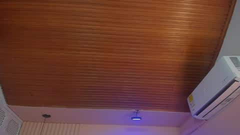 Viiolett online show from November 8, 2025, 8:07 pm