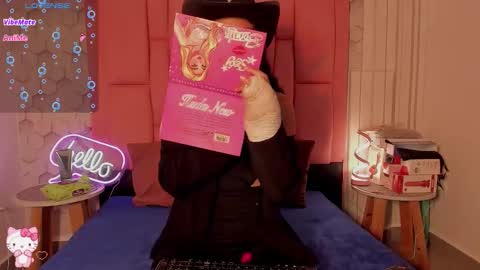 Violet online show from November 8, 2025, 1:00 pm