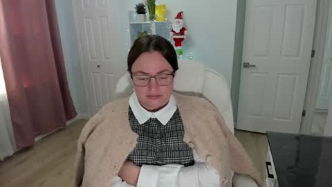 Snapshot of vika7333 chatting on December 13, 2024, 3:54 pm Ukrainian-woman online show from December 13, 2024, 3:54 pm