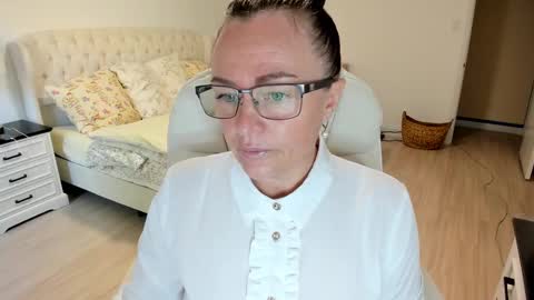 Snapshot of vika7333 chatting on September 12, 2025, 12:49 pm Ukrainian-woman online show from September 12, 2025, 12:49 pm