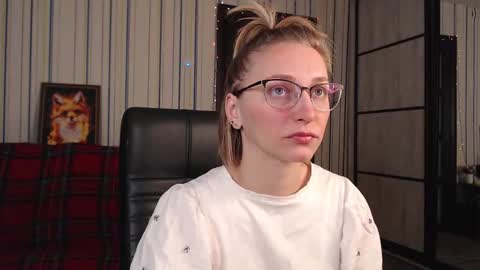 Snapshot of vikaericka chatting on January 9, 2026, 1:25 pm Vika online show from January 9, 2026, 1:25 pm